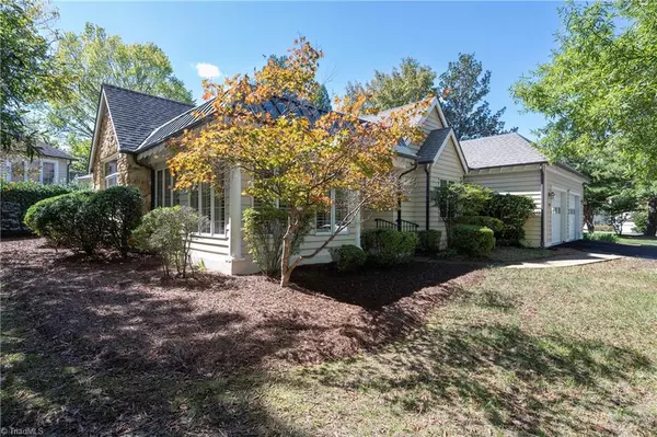 130 Linden PL, Bermuda Run, NC 27006