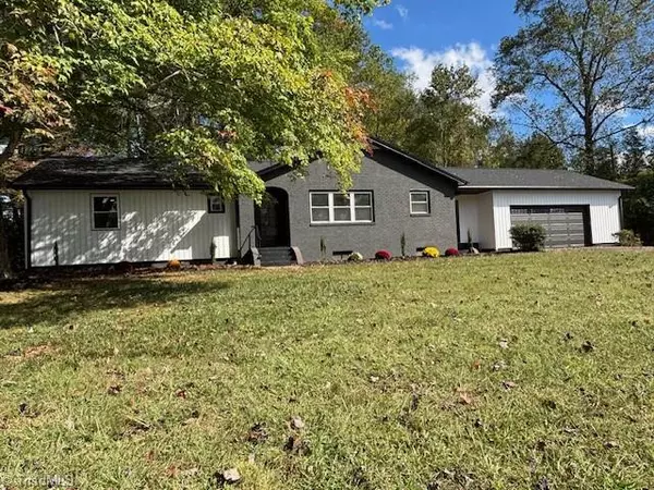 1929 Shacktown RD, Yadkinville, NC 27055