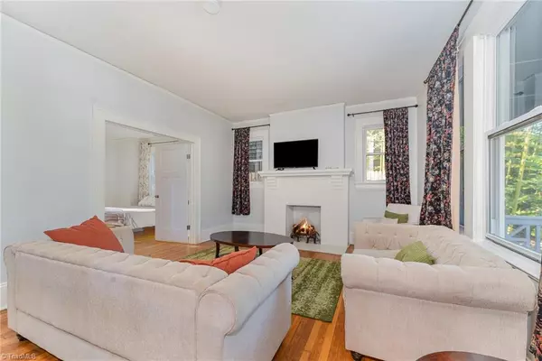 Winston-salem, NC 27104,106 N Hawthorne RD