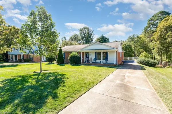 Winston-salem, NC 27103,138 Flintfield DR