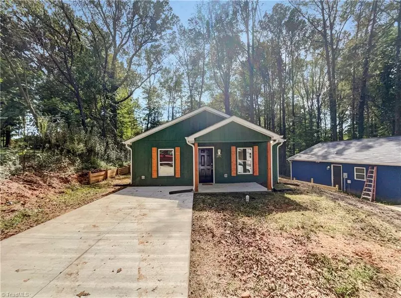 3643 Bates DR, Winston-salem, NC 27105