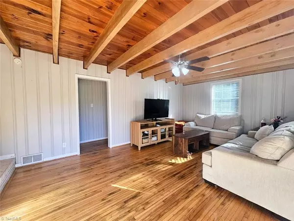 Winston-salem, NC 27106,4009 Fargo DR