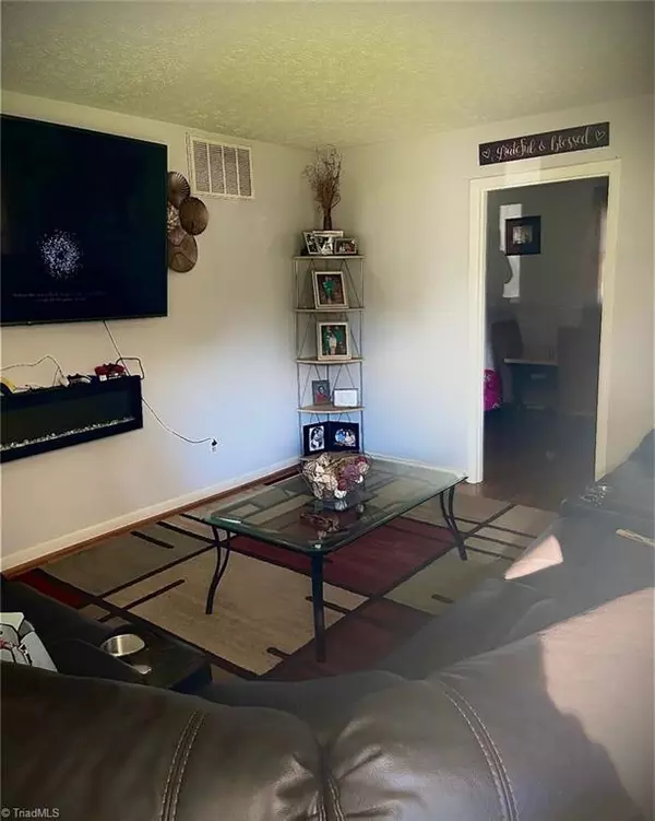 Eden, NC 27288,1223 Robin RD