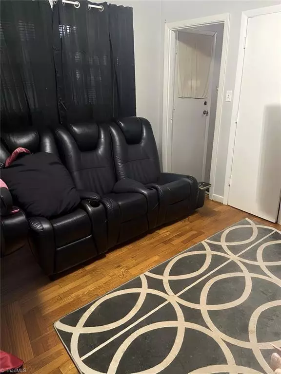 Eden, NC 27288,1223 Robin RD