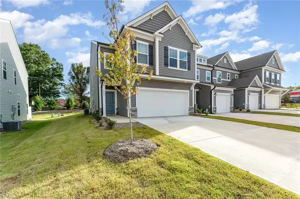 Pfafftown, NC 27040,4023 Aster point CT