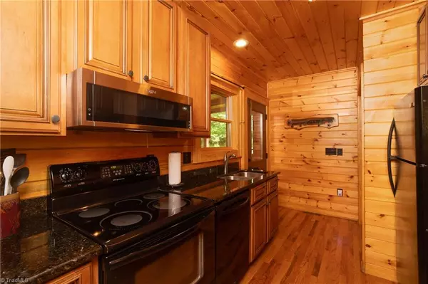 West Jefferson, NC 28694,901 Mile High Lake RD