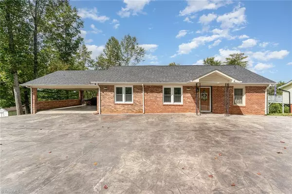 490 Oakland DR, Elkin, NC 28621