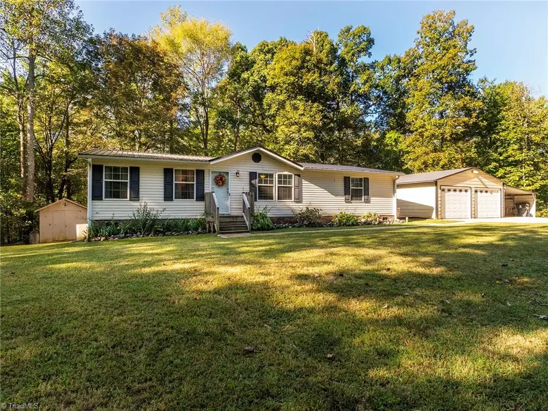 2832 Russell Mcpherson RD, Burlington, NC 27215