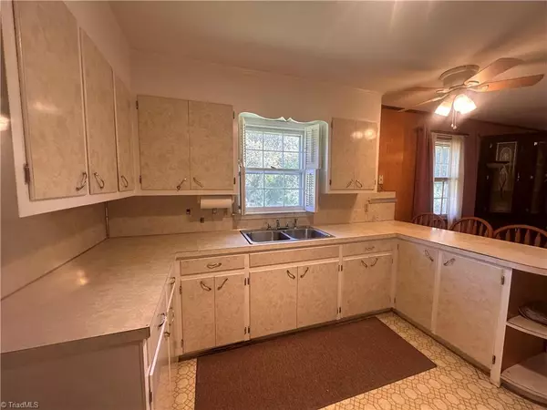 North Wilkesboro, NC 28659,449 Fairplains RD