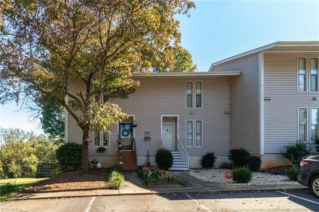 Winston-salem, NC 27127,3743 Heathrow DR