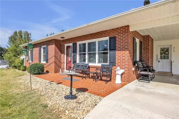 Lenoir, NC 28645,313 Arrowood ST SE