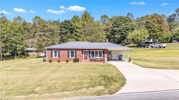 Lenoir, NC 28645,313 Arrowood ST SE