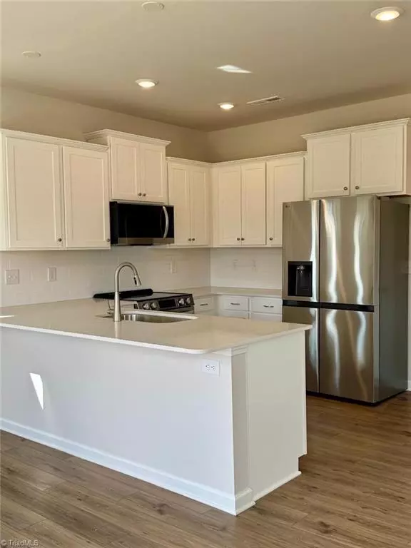 Winston-salem, NC 27104,5520 Hydrangea ST