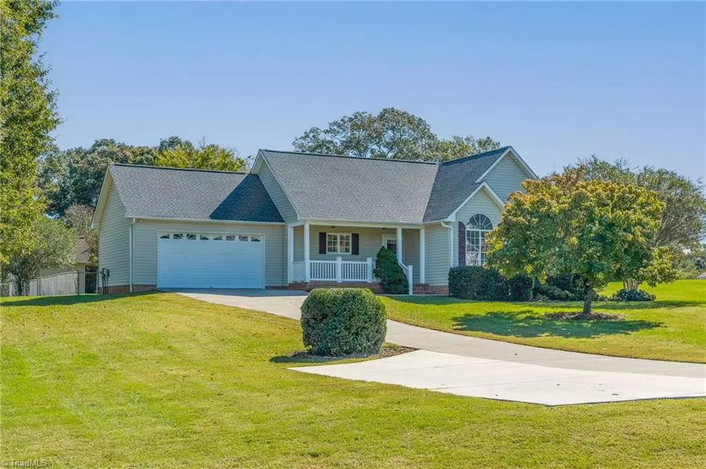 Advance, NC 27006,176 Fallingcreek DR