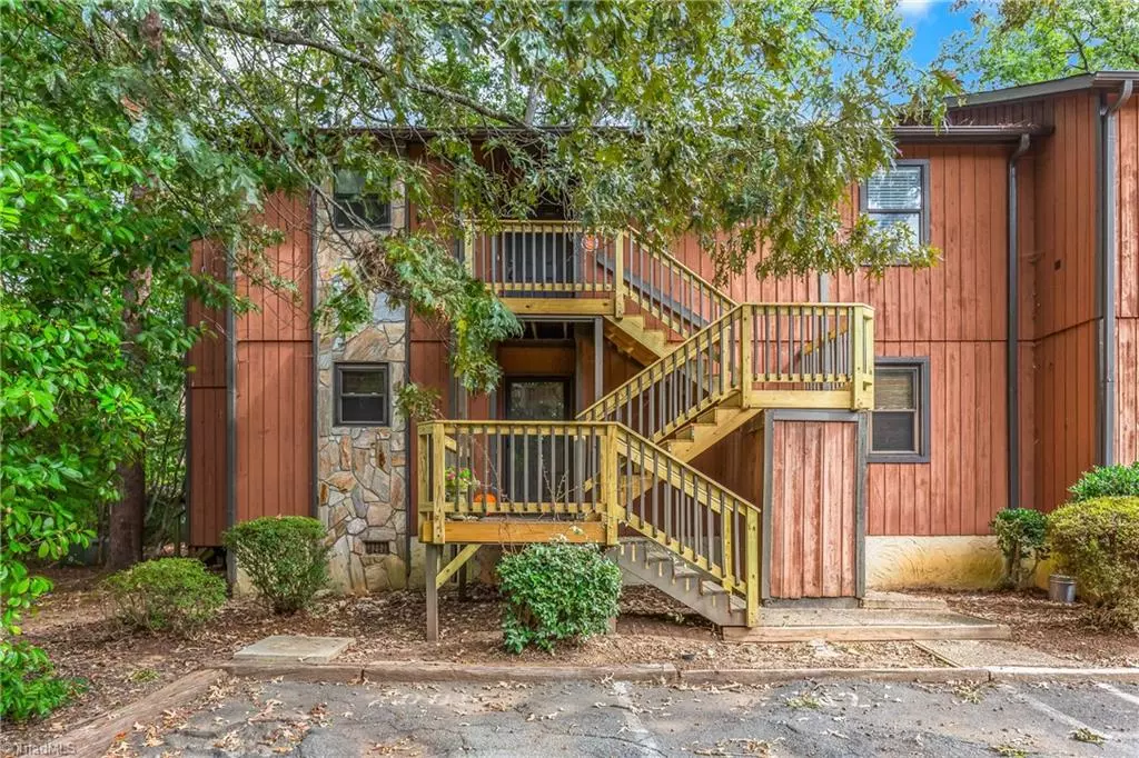 Winston-salem, NC 27106,2002 Aspen WAY