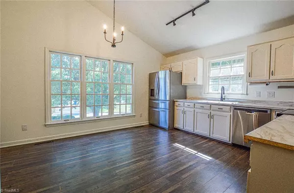 Burlington, NC 27217,804 S Ridge RD