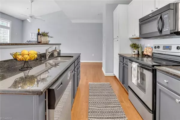 Greensboro, NC 27408,100 Sunset CIR #304