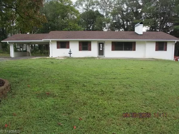 109 Park Circle DR, Jonesville, NC 28642