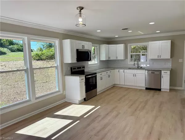 Mount Airy, NC 27030,216 Belvue DR