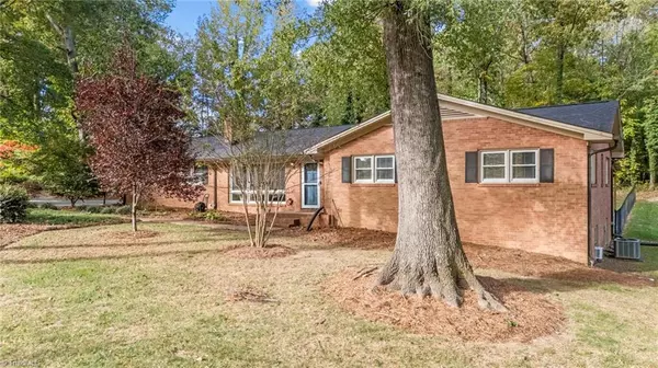 223 S Westwood AVE, Thomasville, NC 27360