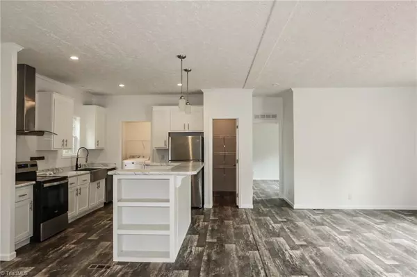 Yadkinville, NC 27055,1710 Lone Hickory RD