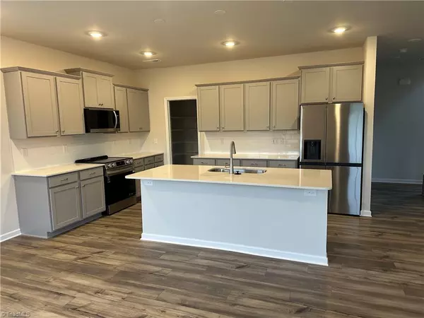 Winston-salem, NC 27104,5526 Hydrangea ST