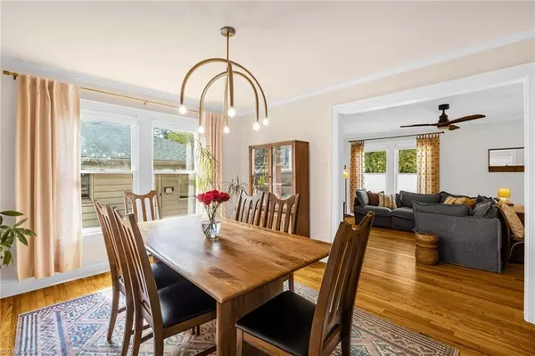 Greensboro, NC 27403,407 Mayflower DR