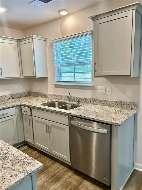 Lexington, NC 27292,215 Lily's PL