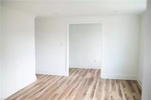 King, NC 27021,301 E Dalton RD