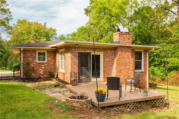 Winston-salem, NC 27104,581 Clyde DR