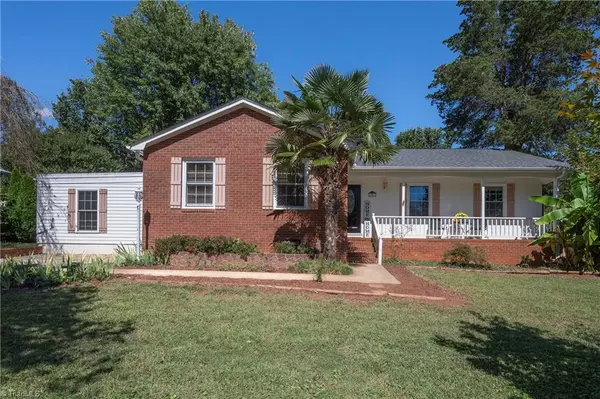 801 Duckview CT, Winston-salem, NC 27106