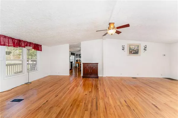 Madison, NC 27025,624 Lowe RD