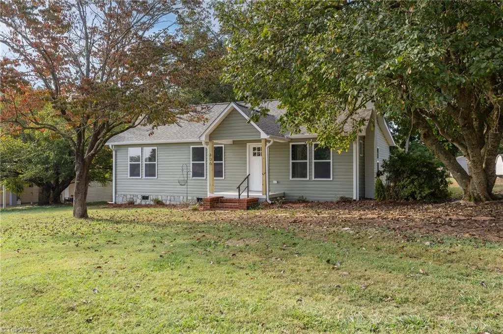 Randleman, NC 27317,106 Barker ST