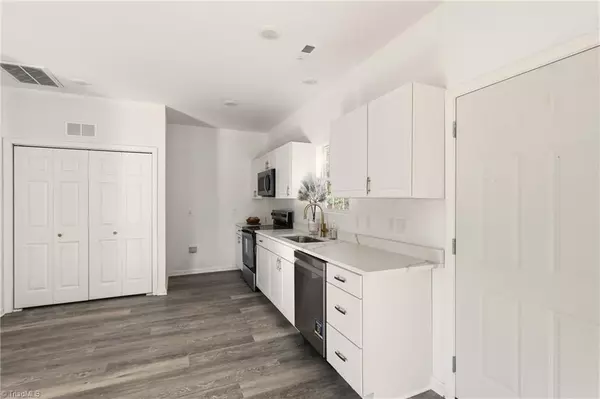 High Point, NC 27260,1601 E Green DR