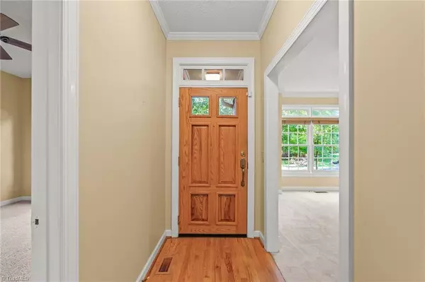 High Point, NC 27262,921 Flicker LN