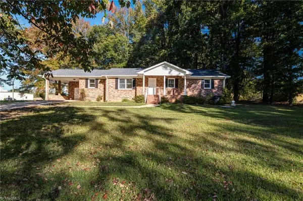 Reidsville, NC 27320,2402 Pine LN