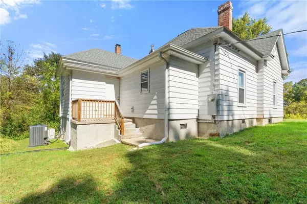 Pinnacle, NC 27043,588 Roby Fulk RD