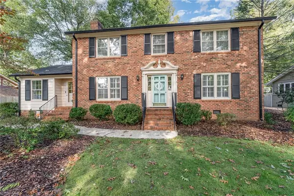 911 Fairgreen RD, Greensboro, NC 27410