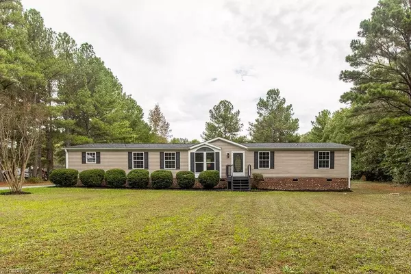 215 Fairfield CT, Thomasville, NC 27360