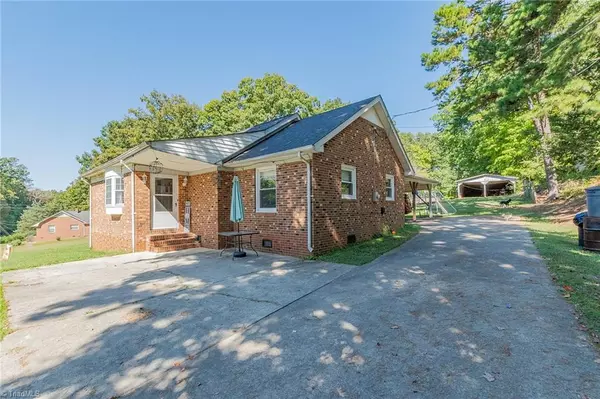 Asheboro, NC 27205,964 Old Nc Highway 49