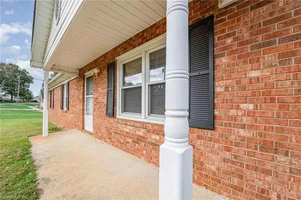 Kernersville, NC 27284,5065 Oak Garden DR