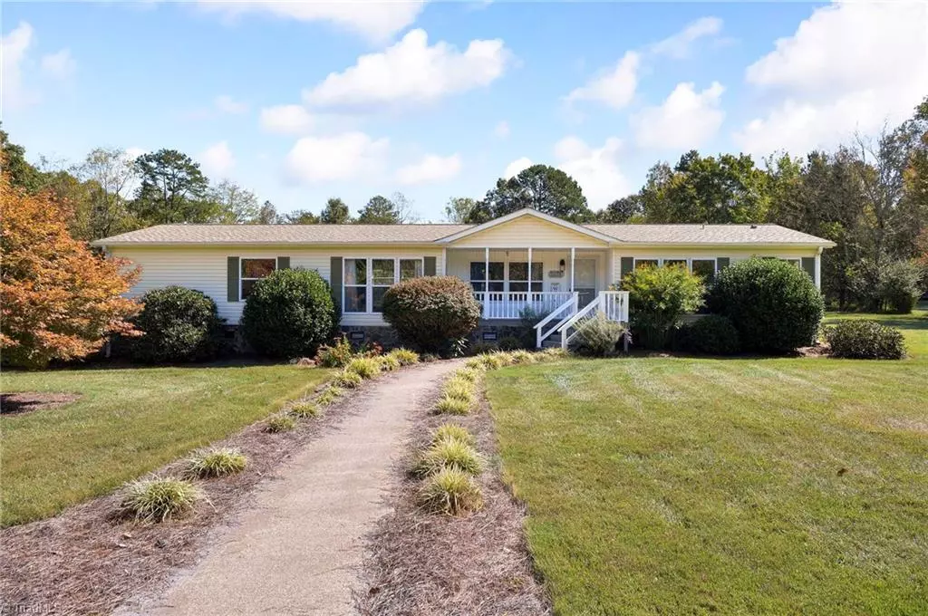 Yadkinville, NC 27055,3225 Courtney Huntsville RD