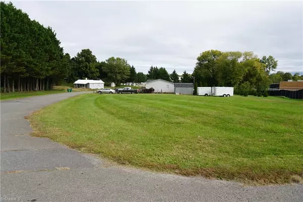 Dobson, NC 27017,01 Draughn ST