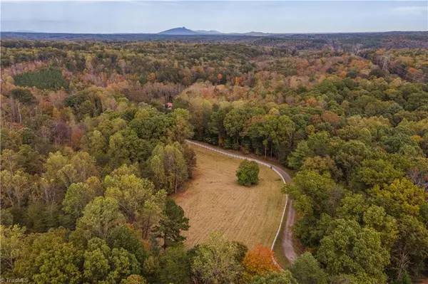 Dobson, NC 27017,153 S River LN