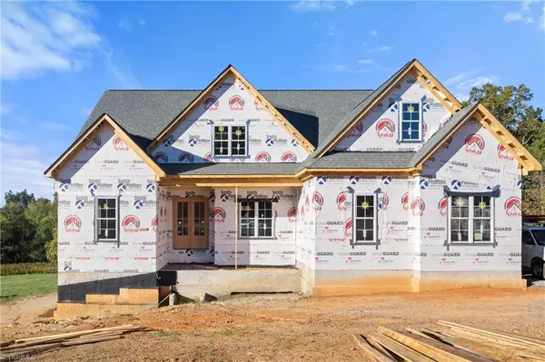 3973 Valley View CIR, Clemmons, NC 27012