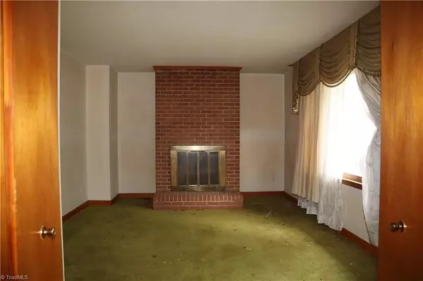 Winston-salem, NC 27105,3210 cumberland RD