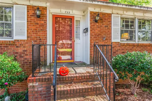 Winston-salem, NC 27103,753 Elderwood AVE