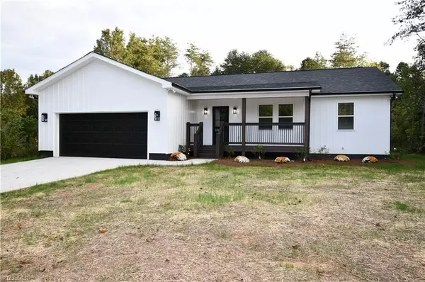 104 Whispering Pines LN, King, NC 27021