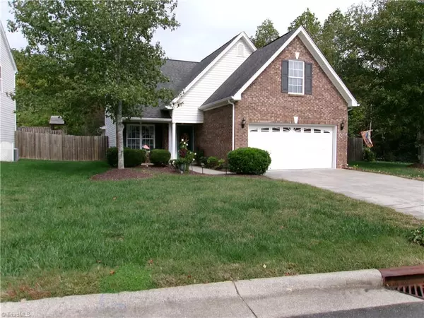 894 Peachtree Meadows CIR, Kernersville, NC 27284