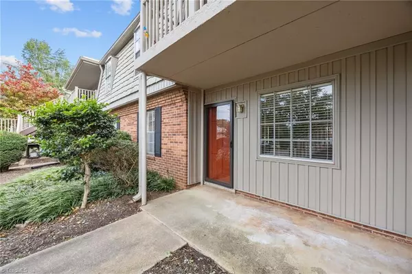 Winston-salem, NC 27104,3812 Country Club RD #D